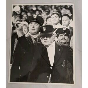 James Cagney 1981 World Series First Pitch NY Yankees NYPD B&W Press Photo 8x10